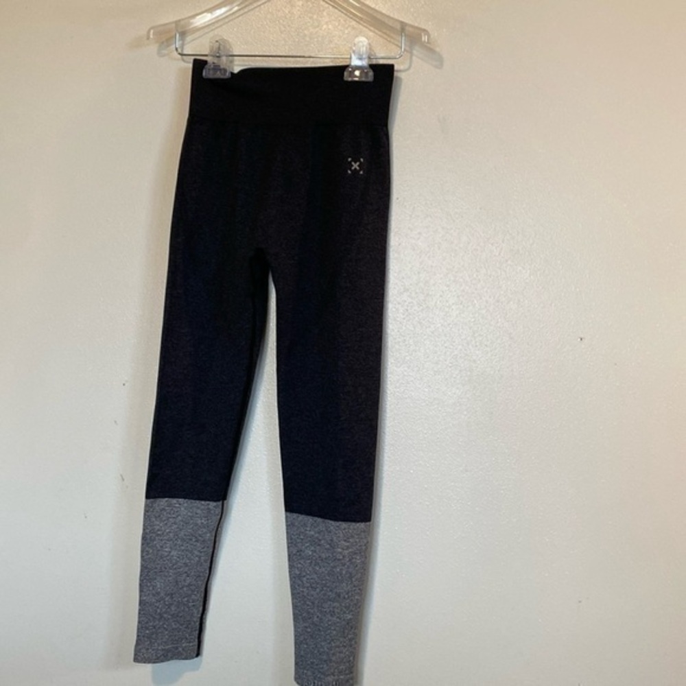 TWL Energy High waisted black grey ribbed stretchy pull on legging pants M